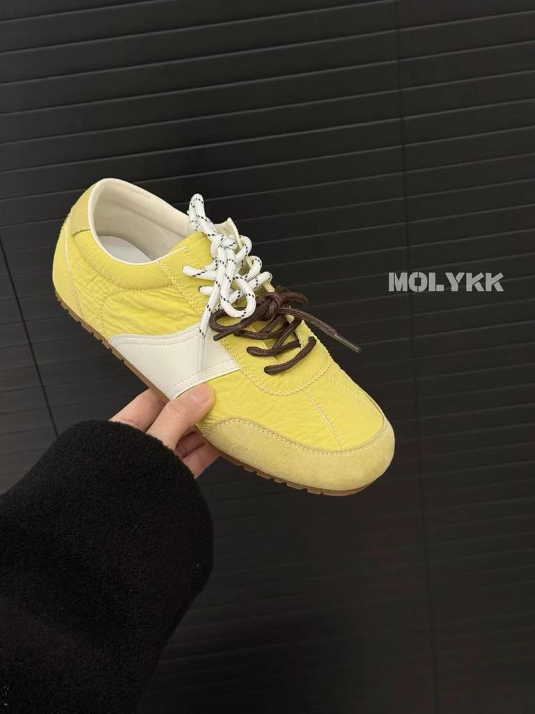 Jaro a léto miu style dámské trendy nové retro design smysl barevné sladění makaronové ležérní sportovní boty
