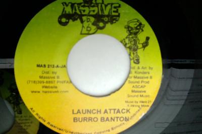 7-Zoll Schallplatte BURRO BANTON, BLING DAWG - Launch Attack / Bad Dog MAS212 Massive B Jamaica Reggae, Ska & Dub Gebraucht
