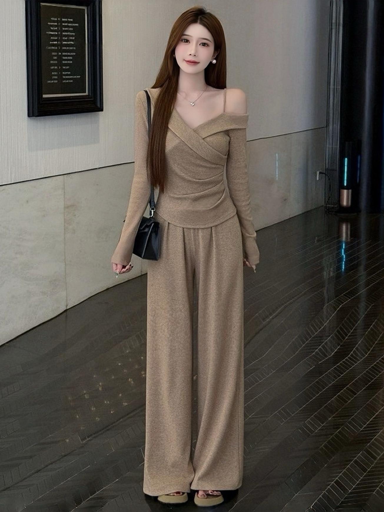 

Korean Style Off-Shoulder Long-Sleeve Top and Wide-Leg Pants Set for Women - Elegant Autumn and Winter Fashion M (Weight 100-110kg)