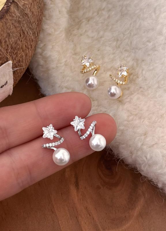 Silver Needle Zirconia Stud Earrings - Korean Style, Fashionable, Light Luxury, High-End Feel with Pearl Design.