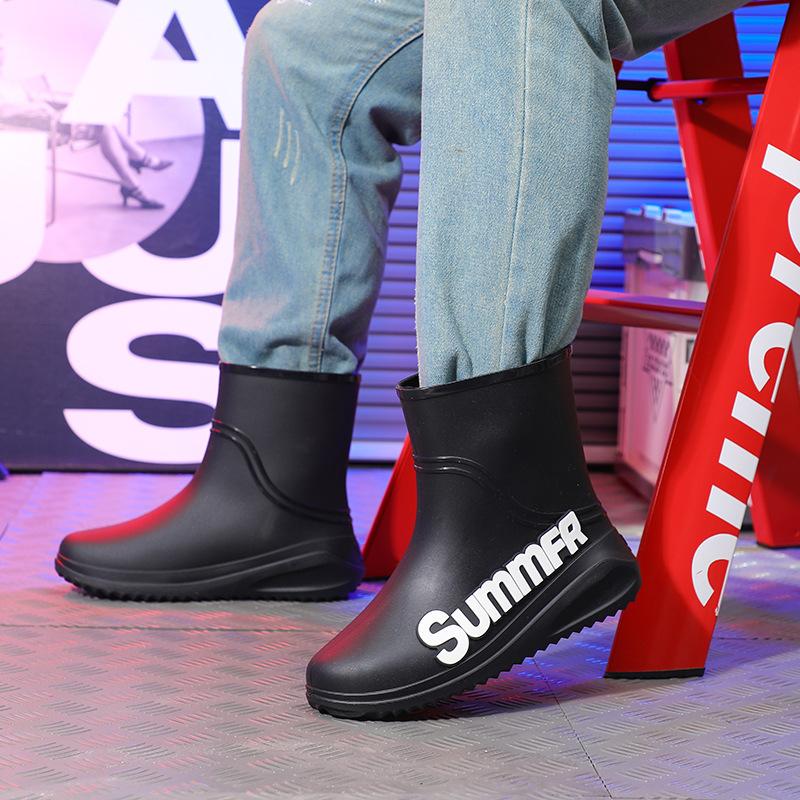 Neue winddichte Regenstiefel Herren Mid-Calf Warme Regenstiefel Mode Schwarz Elastisches Band Regenschuhe Herren Wasserdichte Outdoor Arbeitsstiefel