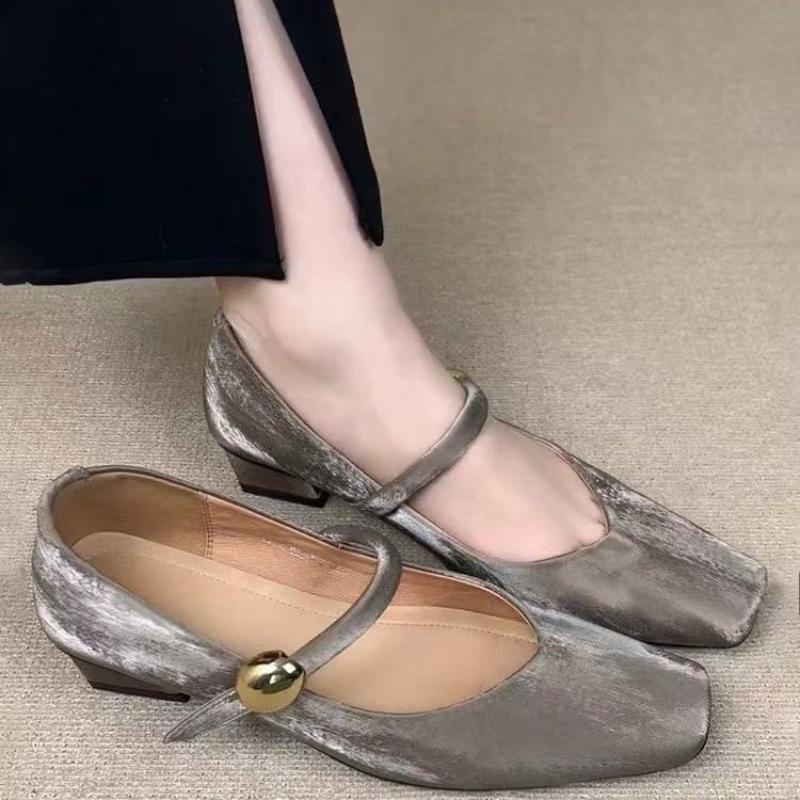 Fashion French Thick-heeled Mary Jane Shoes Are Retro and Versatile, Featuring A Single Leather Strap with A Shallow Mouth