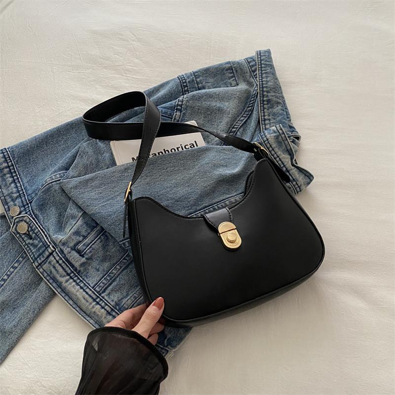 Fashionable Pu Material Crescent Handbag For Women With Stylish Street Vibe