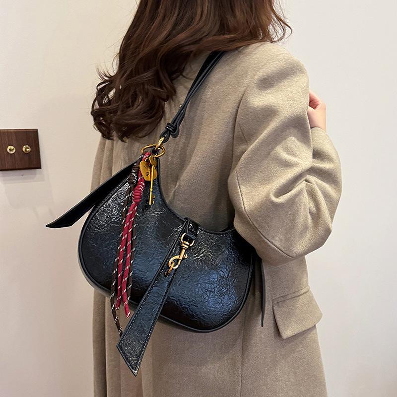 Retro Soft Leather Crescent Bag Women's 2025 New Women's Bag Texture Commuter Bag Shoulder Messenger Bag