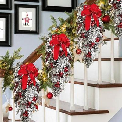 1 pezzo di ghirlanda natalizia artificiale a forma di goccia per porta d'ingresso, ghirlande natalizie con palline di Natale, bacche rosse, pigne, ghirlanda rustica per decorazioni natalizie per la casa