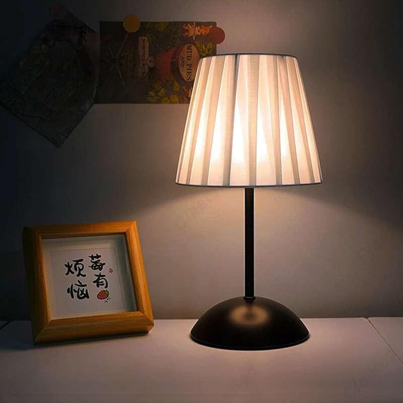 LED USB Retro Floral Iron Desk Lamp Bedside Sleeping Atmosphere Night Light Bedroom Decor