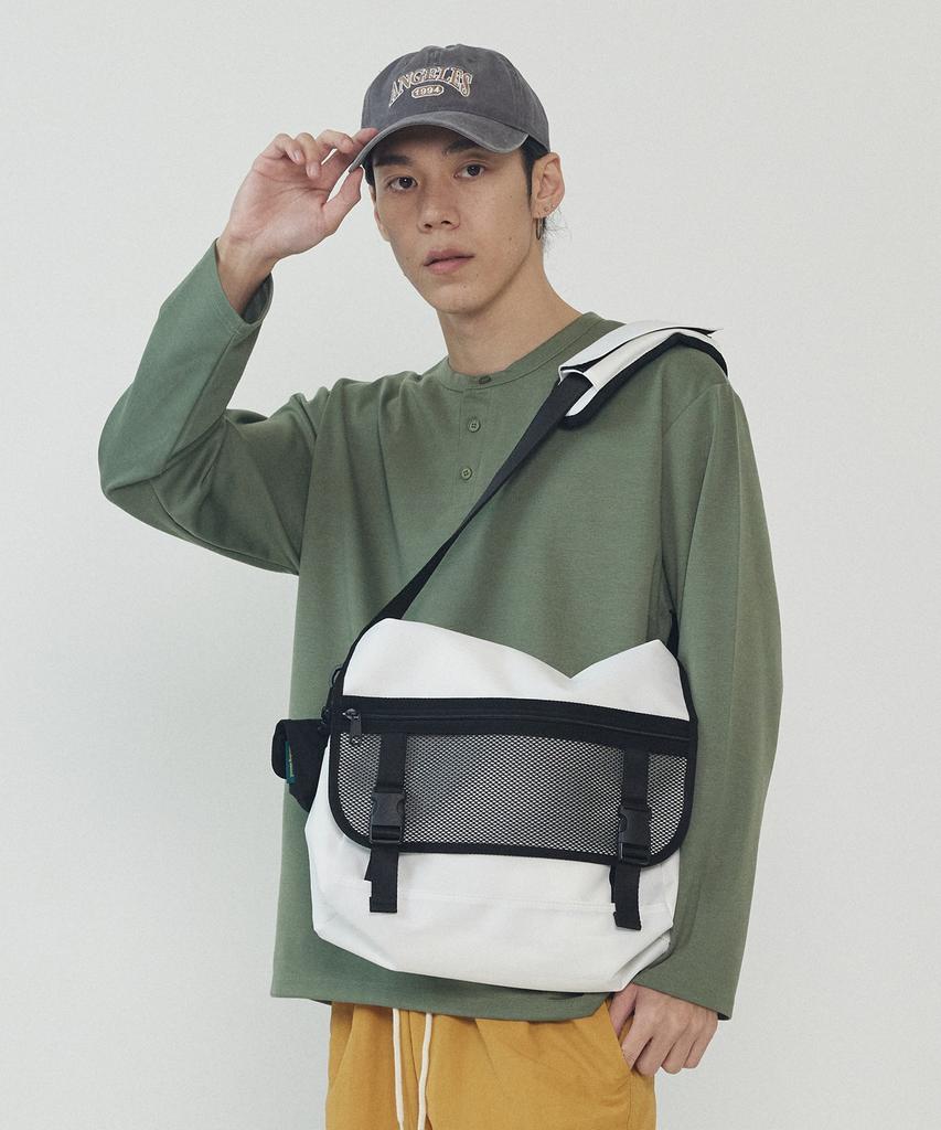 Analog Mood Apparel Basic Mesh Messenger Bag (White)