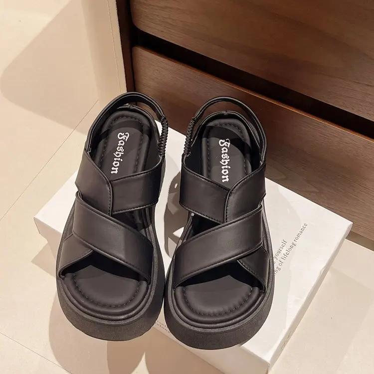 

2024 представляет новые серебряные босоножки на платформе с небольшим римским узором для женщин, которые идеально подходят для пляжа или повседневной носки 40 чёрный