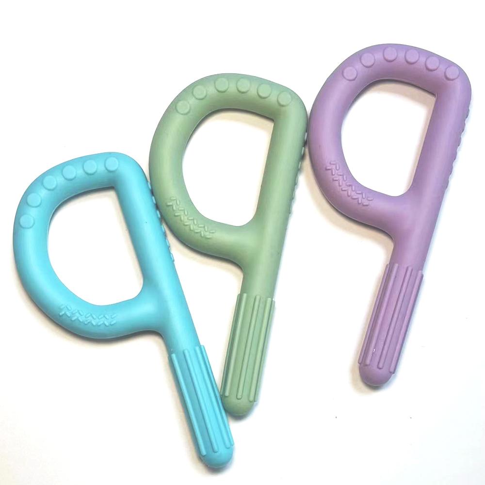 Customized Silicone Straw Water Bottle with Heat Resistance Flexible T Teether and Sensory Features