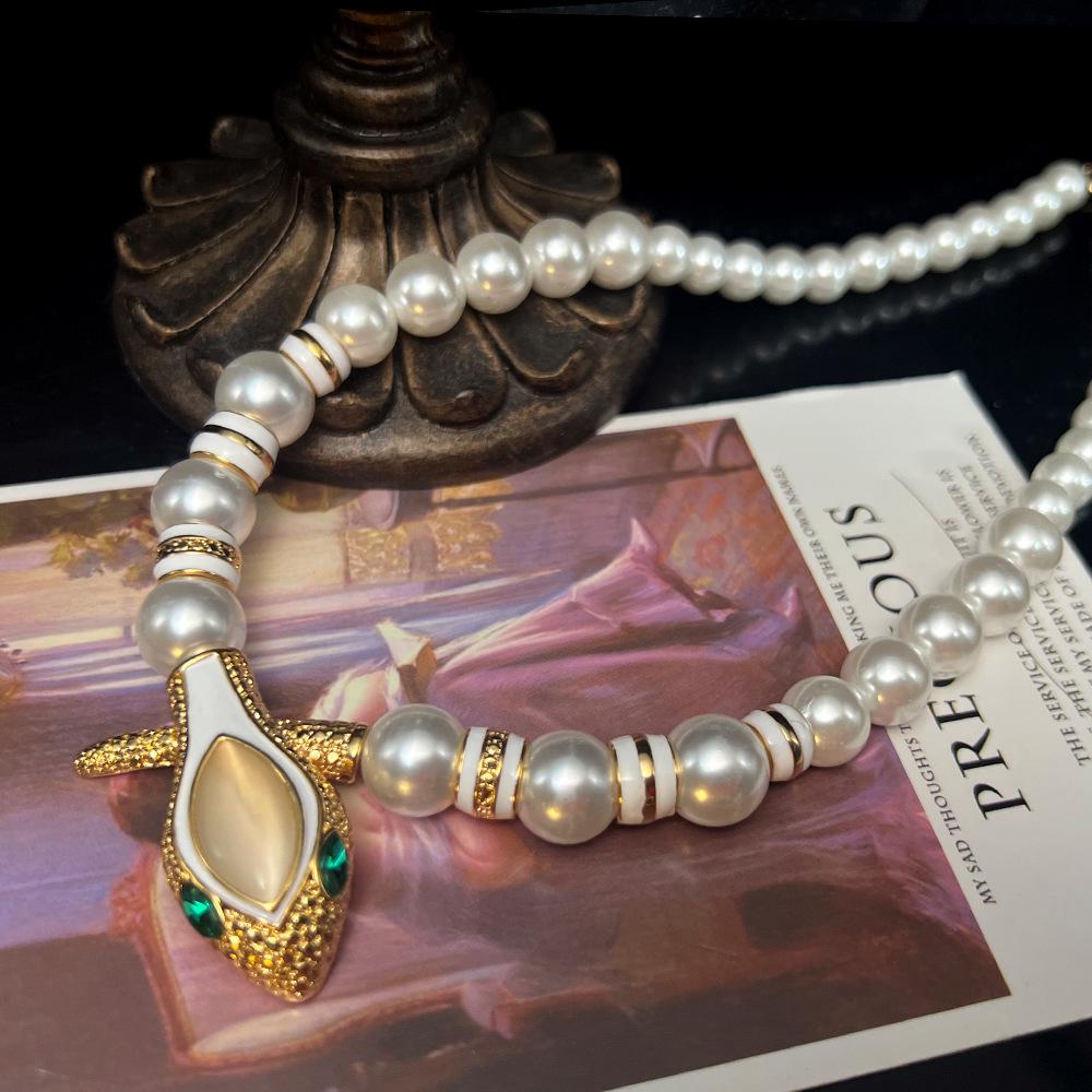 18K Vintage French Pearl Snake Head Necklace - Exquisite Versatile Clavicle Chain
