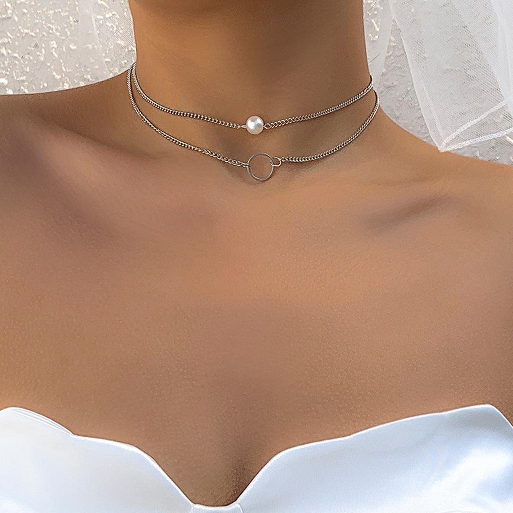 Simple geometric stacked metal iron chain, sweet cool wind collarbone chain, niche design imitation pearl necklace