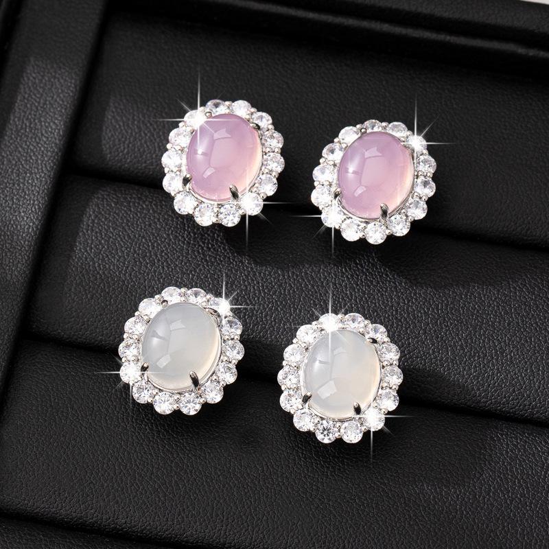 

Elegant Retro Chinese-Style Oval Stud Earrings for Women - Light Luxury Ice-Transparent Jewelry нефритовый/розовый