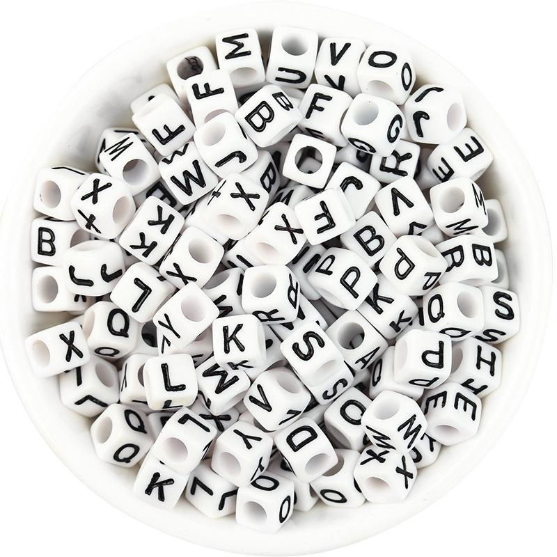 

Набор из 100 квадратных бусин с алфавитом: Белый фон с черными буквами с большими отверстиями для браслетов DIY 6mm outer, 3.6mm hole, 100 pieces/pack