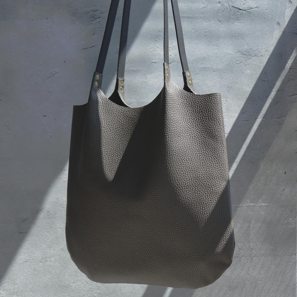 Futuro Workshop Karma Genuine Leather Cowhide Tote Bag for Women Large Slim Suitable for Office and Outings Handbag No Gusset [Tajio] - Lightweight,