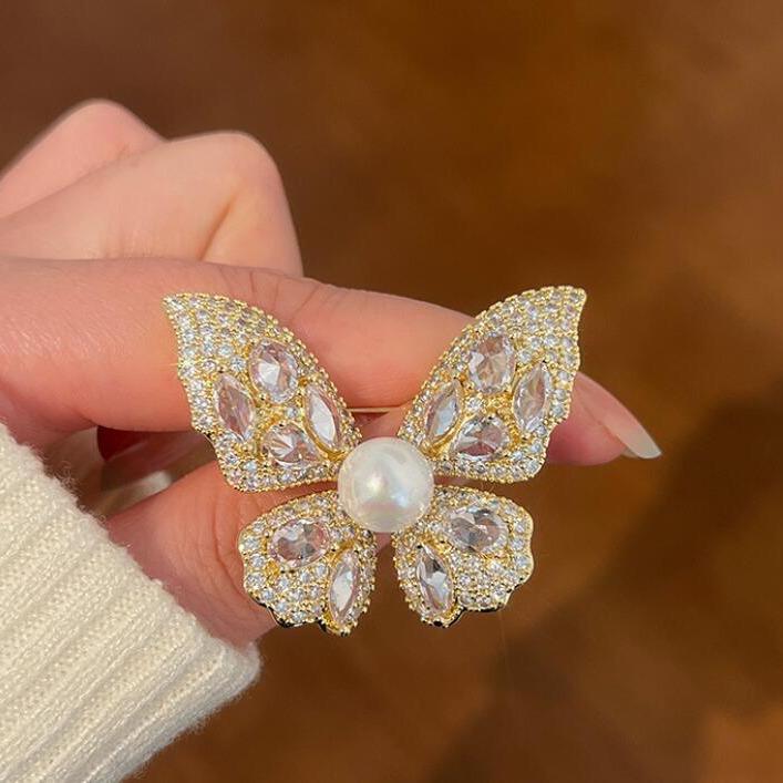 Elegant Butterfly Pearl Brooch - Women's High-End Niche Jewelry Pin
