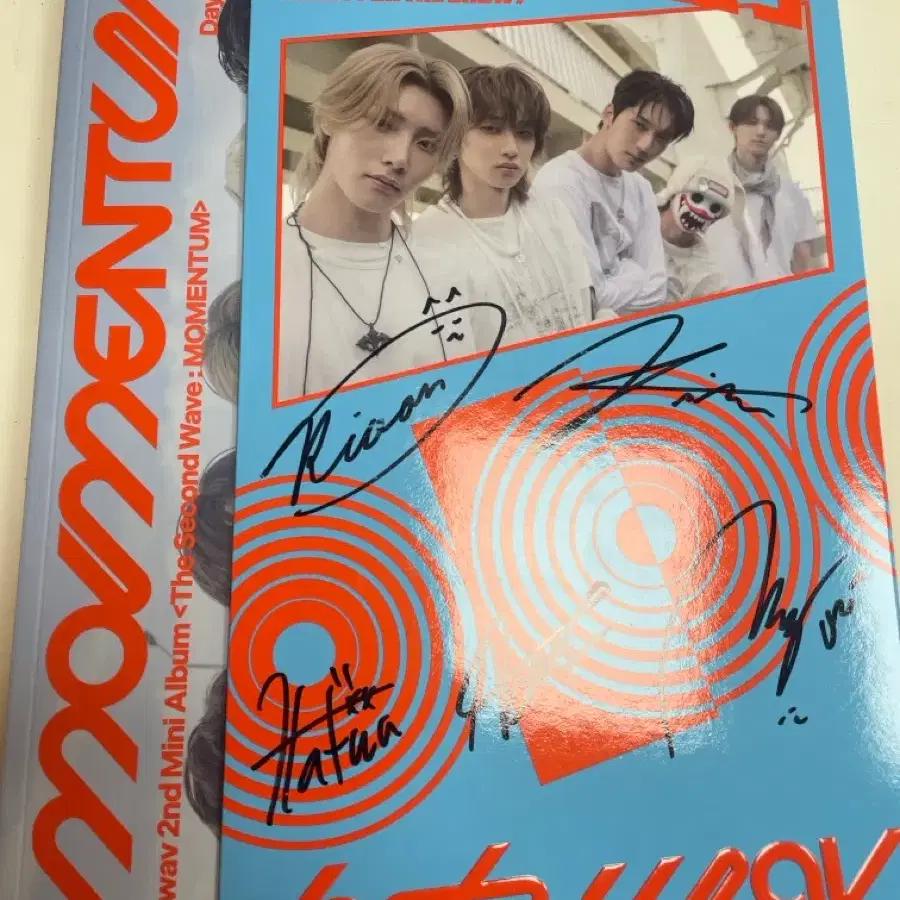 HRTZ.WAV MOMENTUM Not for sale sealed Autographed album