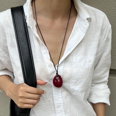 Modische unregelmäßige Anhängerkette für Damen Süß verstellbar Retro Schwarze Seil-Auszieh-Pulloverkette Schmuck Zubehör Geschenke