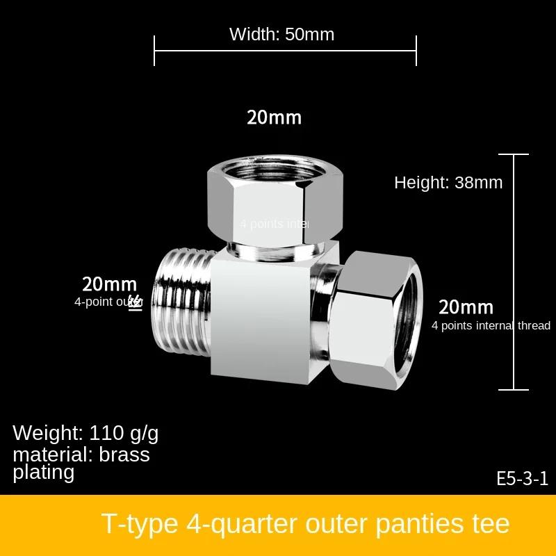 Der Dreiwege-Wasserverteiler aus Kupfer lässt sich direkt mit den 1/2-Zoll-Wasserhahn-Dreiwege-Verteiler-Wasserrohranschlüssen verbinden.