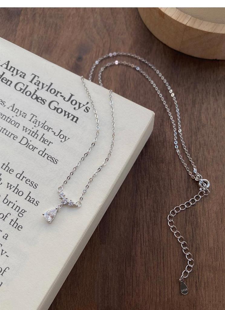 S999 Sterling Silver Zircon Water Drop Necklace – Elegant Light Luxury Clavicle Chain for Women