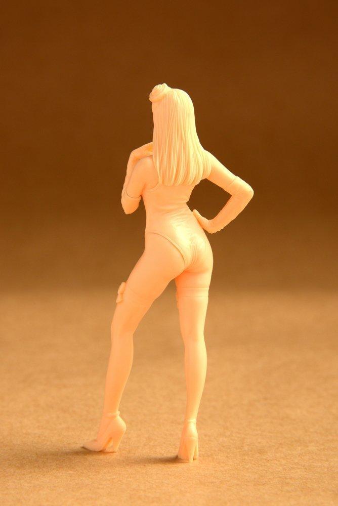 Brick Works NOSE ART QUEEN Yuri Morishita Girls from SCALE AVIATION Scale Resin Cast Assembly Kit 1/20