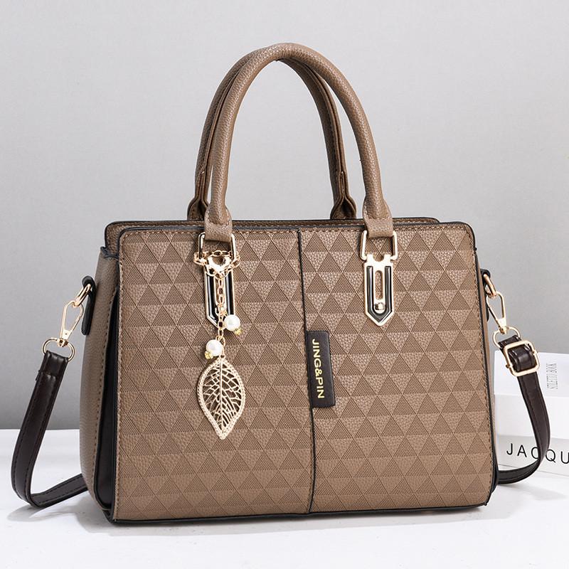 Fashionable Women's Large Capacity Tote Bag With Soft Handle For Daily Use In Various Colors