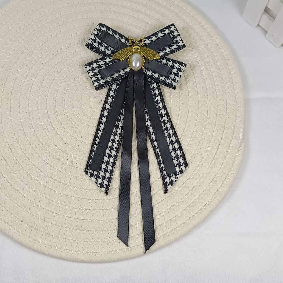 

Жемчужная брошь Пчела Галстук-бабочка Гусиная лапка Ленточный галстук-бабочка Значок Женские аксессуары Подарок Мода Корейский студенческий стиль Цветок на воротник рубашки