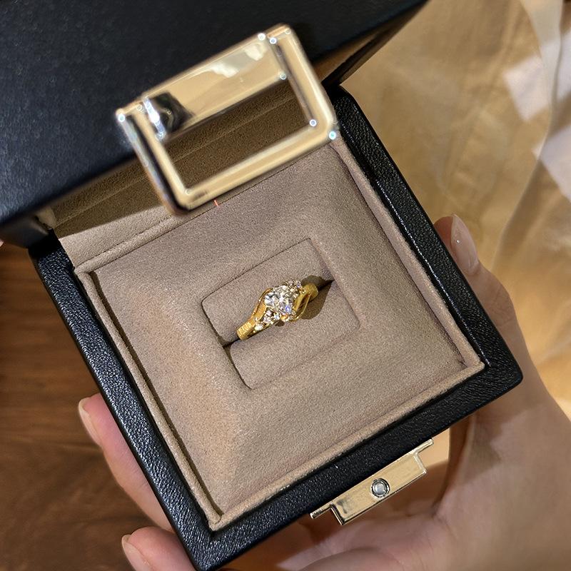 Luxe Romantische Ringen voor dames Nieuw in de Mode Hart ingelegd met diamanten Ring Feest Bruiloft Hoge Kwaliteit