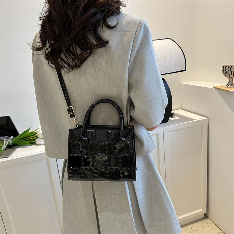 Stylish Minimalist Small Square Bag For Women 2023 New Spring Fashion Handbag