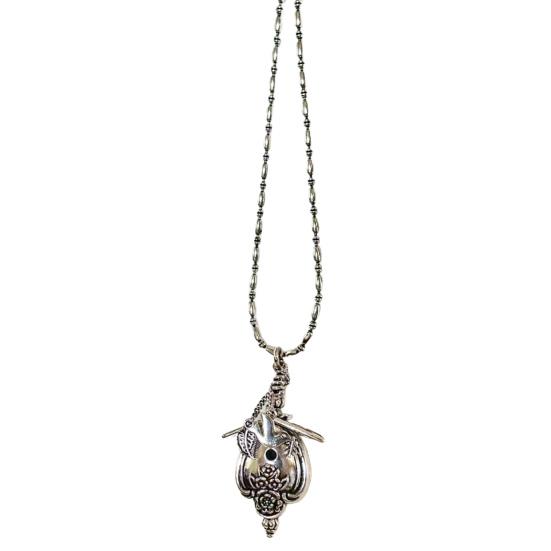 Birdhouse Necklace Retro Birdhouse Pendant Necklace Hypoallergenic Birdhouse Necklace for Casual Wear Street Party