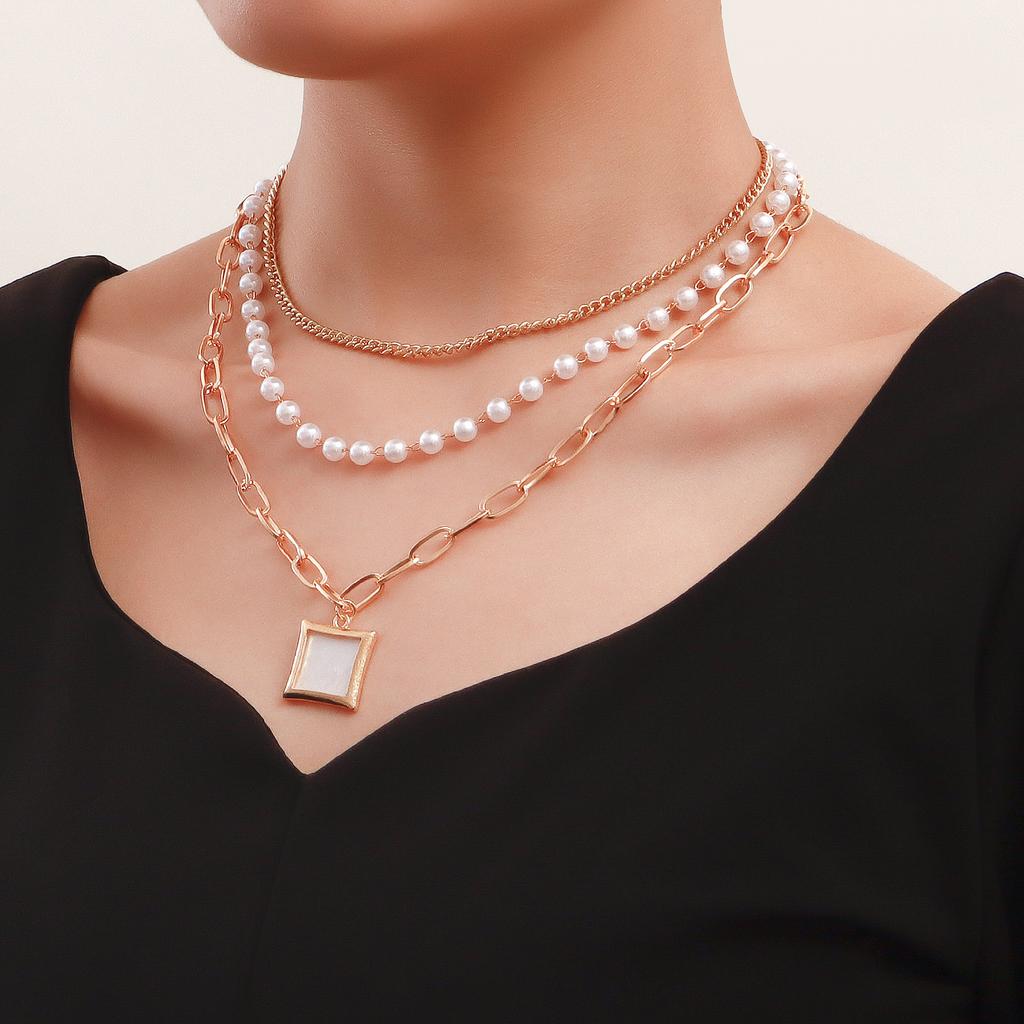 Versatile imitation pearl chain multi-layer necklace, simple retro square fritillary pendant necklace