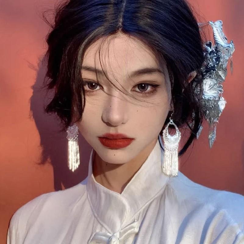 

Seaside Vacation Retro Ethnic Style Handmade Fringed Earrings Female Yunnan Miao Versatile Long Earrings