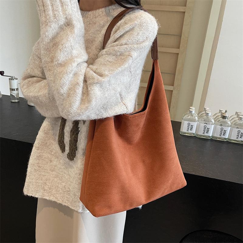 Slack Large Capacity Tote Bag Women'S Season Vintage Commuter Shoulder Bag Suede Bucket Bag