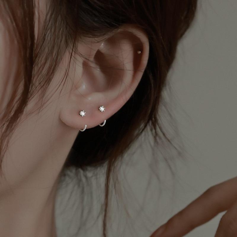 

Exquisite and Compact Zirconia Stud Earrings for Women, Featuring Fashionable, Luxurious and Sophisticated Style, High-end Quality, and Ear Bar Studs. Small zircon срібний