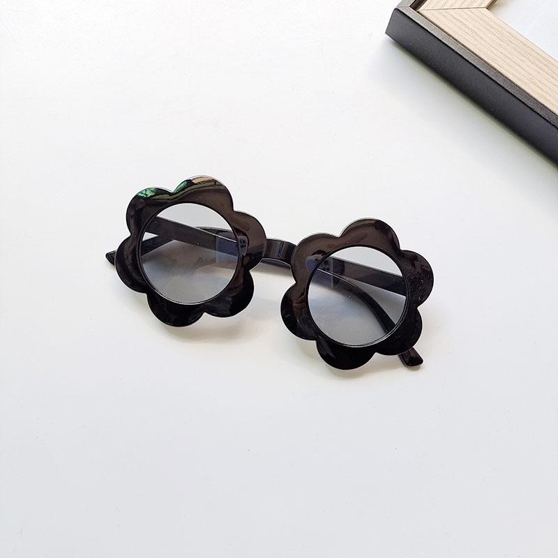 

Trendy Sunflower Sunglasses for Kids - Cute and Stylish Floral Shades for Boys and Girls