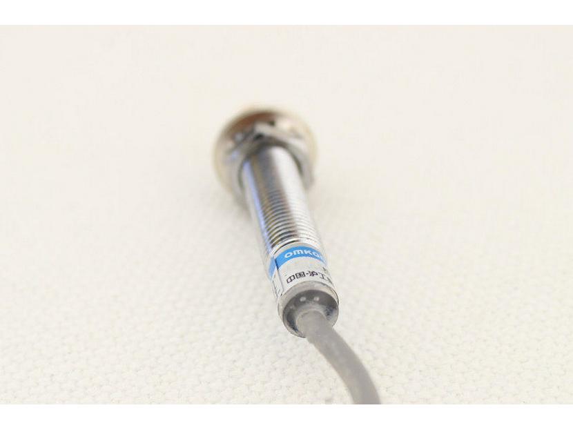 **Hukong LM8-3001N Inductive Proximity Sensor**