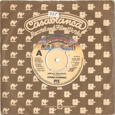 7palcová deska DONNA SUMMER - Dim All The Lights CAN162 Casablanca 1979 UK Soul/Funk Použitá