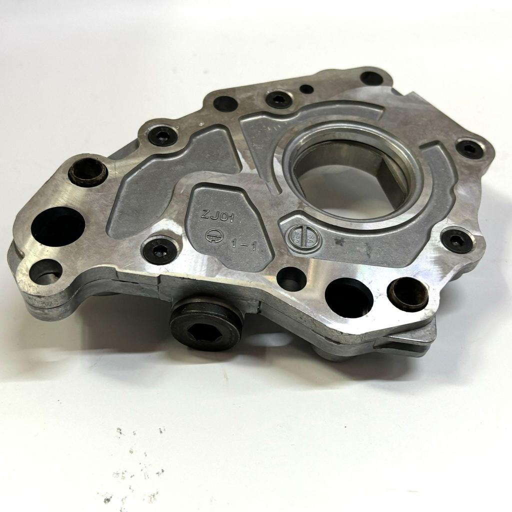 Z622 14100 Engine Oil Pump for 2009 Ford Fiesta 1.5