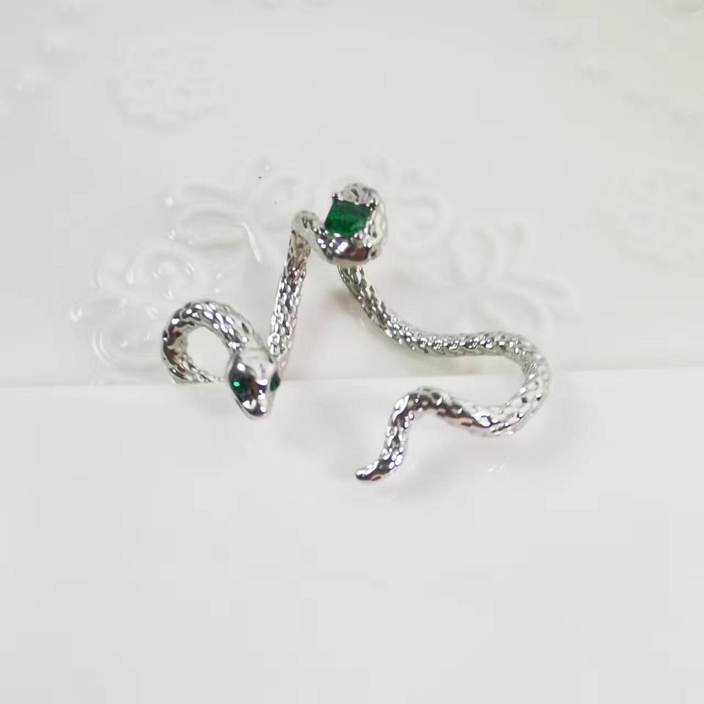 Snake-Shaped Ear Cuff: High-End, No Piercing, Japanese & Korean Style Ear Clip Jewelry for Women