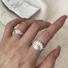 Einzigartiger Muschel-Design Opalsteinring für Damen mit stilvoller verstellbarer Geometrie