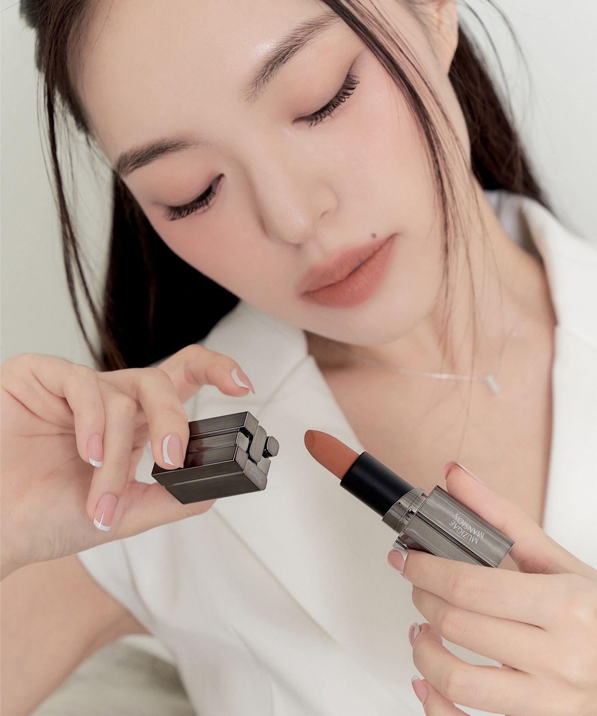 Choose 1 of 8 Moodwear Blur Lipsticks