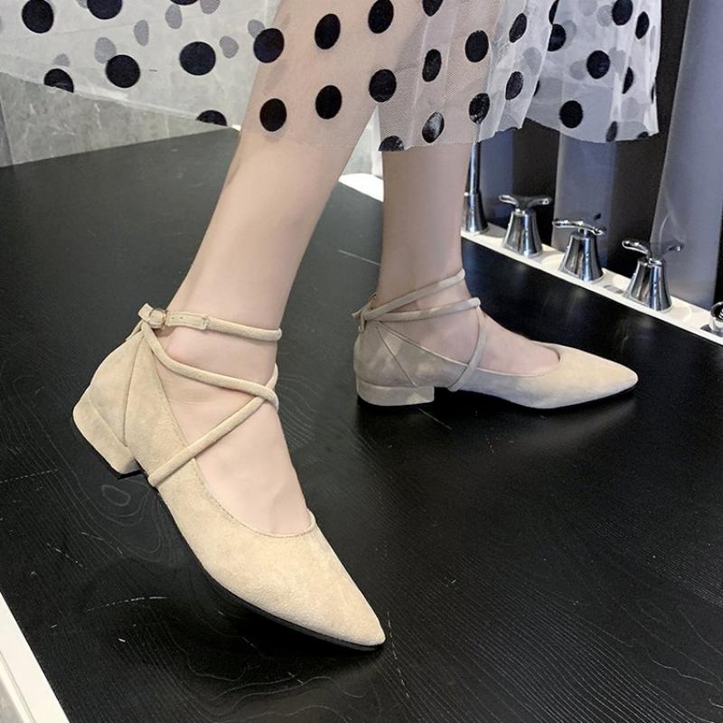 Black Ladies Shoes Strappy Pointed Toe on Sale Women's Closed Sandals Summer 2025 Comfortable Vip Vintage New Breathable Fashion