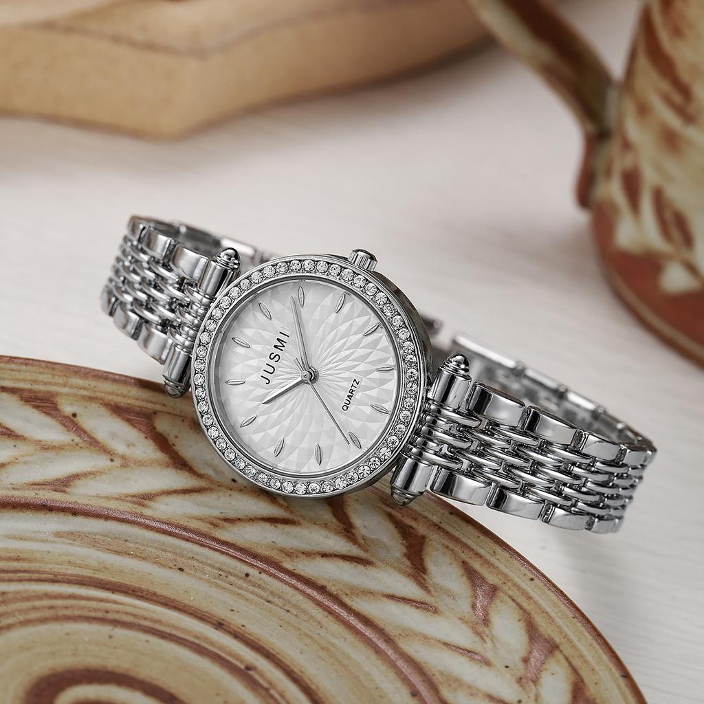 Ladies' Simple Fashion Trendy Temperament High-end New Watch Bracelet Five-piece Set Hot Sale Niche Design Sense Round D