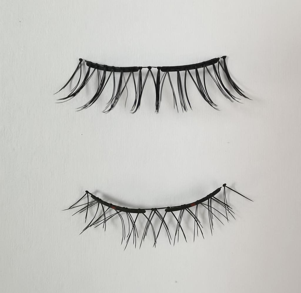 Handmade Soft Magnetic Eyelashes Reusable Light Weight False Eyelashes Synthetic Hair 350 Gauss Travel Size No Glue Needed