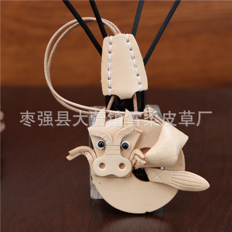 

The First Layer Of Cowhide Panlong Pendant, Car Keychain, Leather Rope, Bag, Pendant, Accessories, Zodiac Gifts
