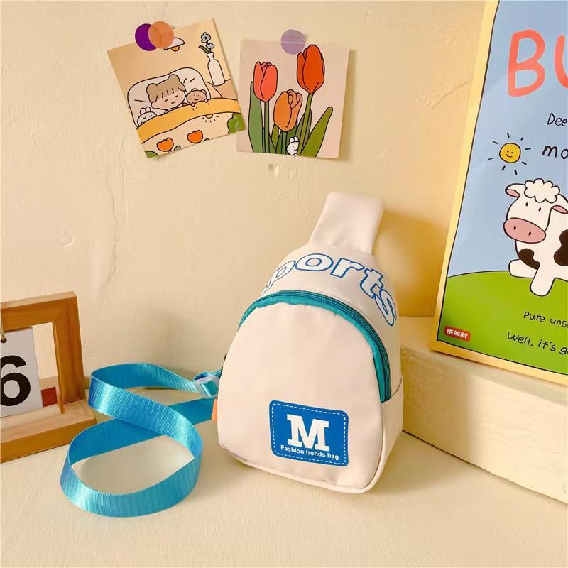 

Корейська версія дитячої сумки гарний хлопчик нагрудна сумка з літерами універсальна сумка для дівчинки сумка для переодягання сумка для аксесуарів білий