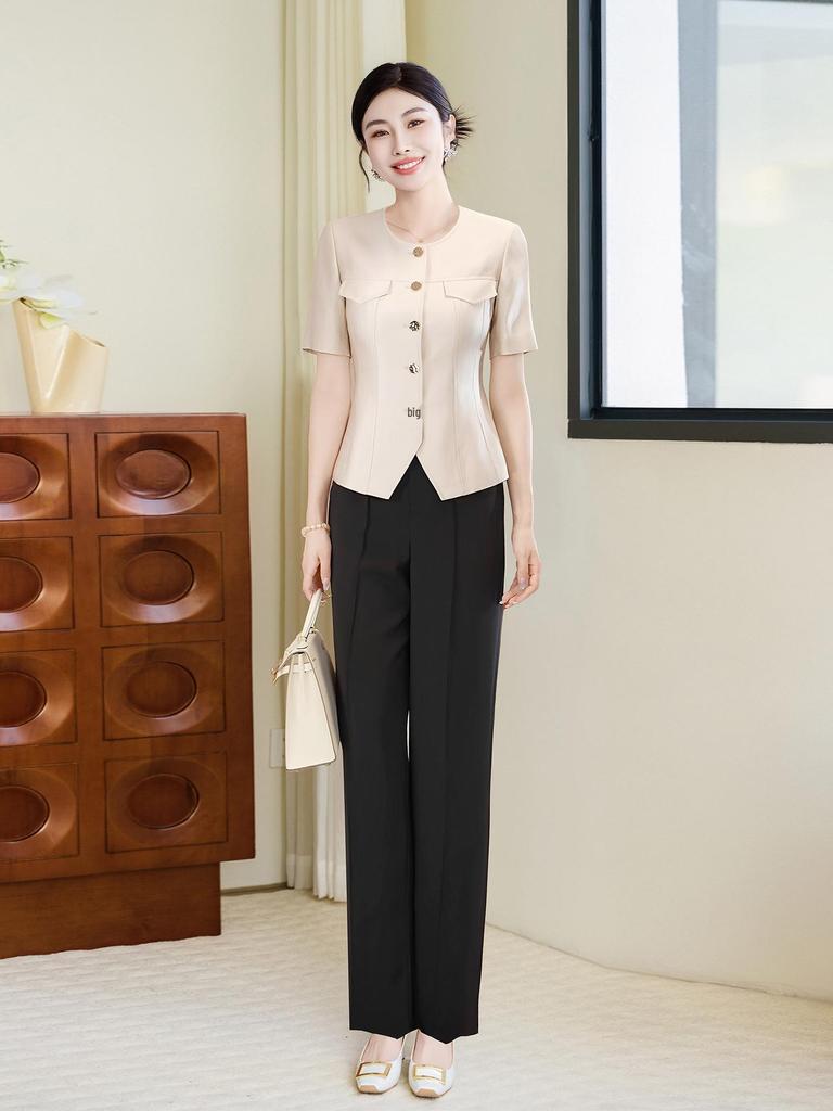 Elegant Women's Summer Suit Set: Chic, Slimming Design for Front Desk Salon Professionals