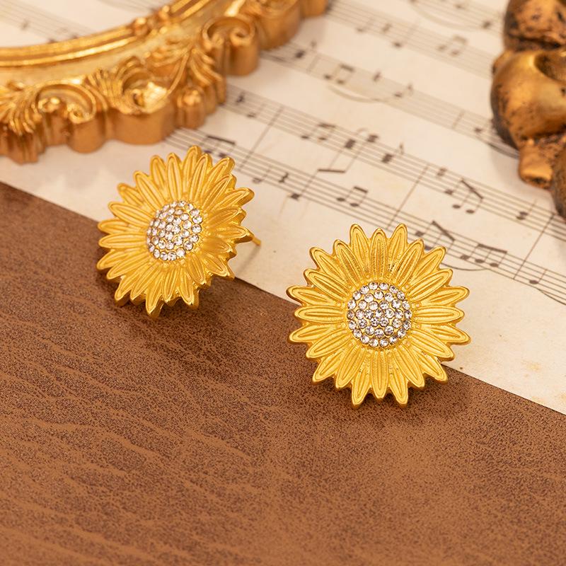 

New Daisy Diamond S925 Stud Earrings – Luxury Minimalist Flower Ear Jewelry for Women