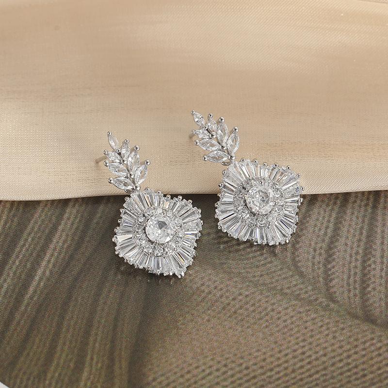 Flower Electroplated Water Droplets Small Fresh Horse Eye Zircon Earrings Silver Needle Light Luxury Bridal Stud Earrings Earrings Women Shine