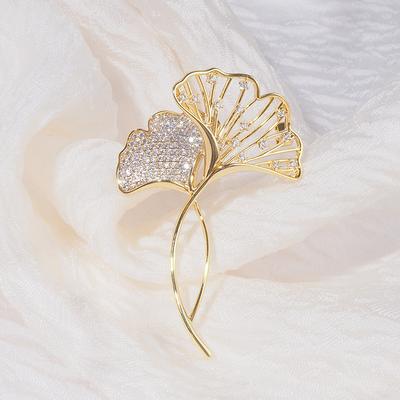 Künstlerische Entspiegelungs-Brosche mit Ginkgoblatt High-End Damenanzug Korsagen-Accessoire Anstecknadel