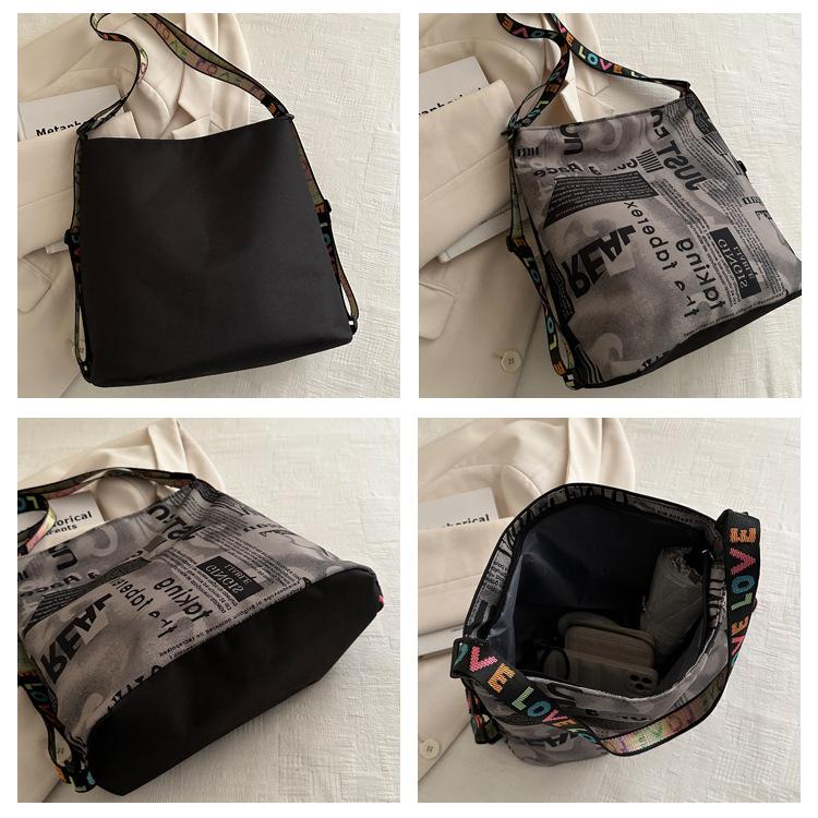 2024 Nuova borsa a tracolla di grande capacità Borsa casual alla moda Borsa a tracolla versatile Borsa a mano